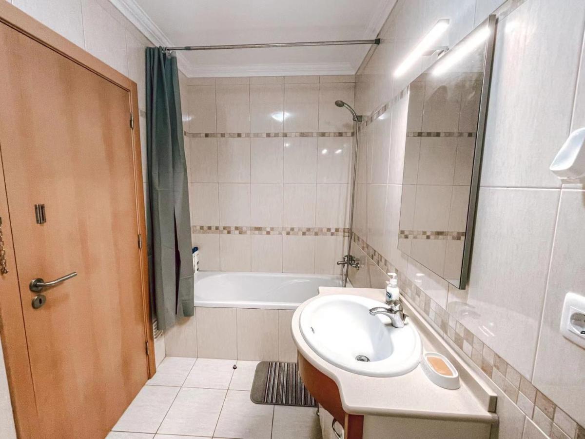 Peniche Master Bedroom With Sea View Balcony, Private Bathroom, Shared Kitchen, Swimming Pool, Surfing Resort Atouguia Da Baleia Extérieur photo