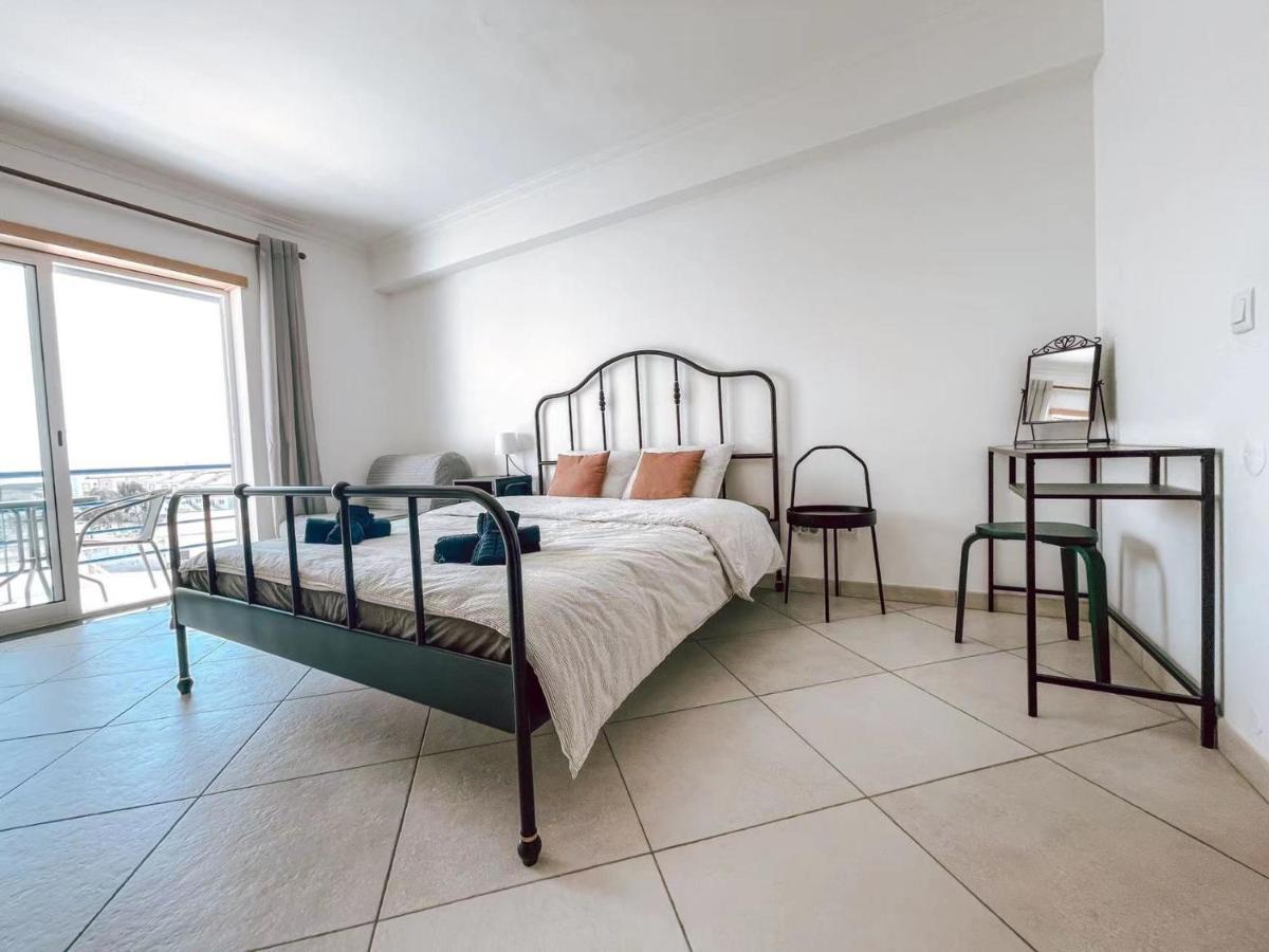 Peniche Master Bedroom With Sea View Balcony, Private Bathroom, Shared Kitchen, Swimming Pool, Surfing Resort Atouguia Da Baleia Extérieur photo